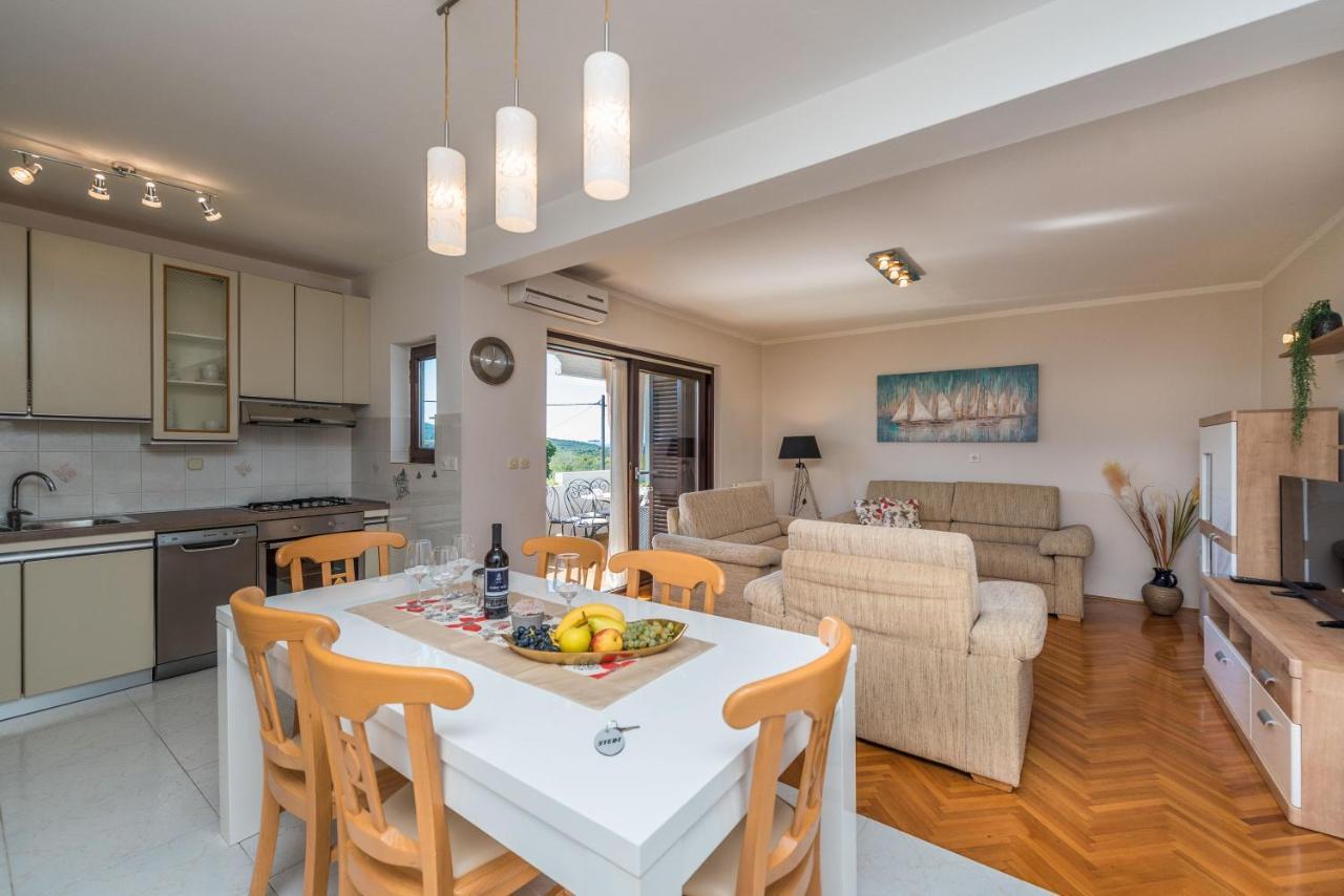 Stedi Apartment Lukoran Eksteriør billede
